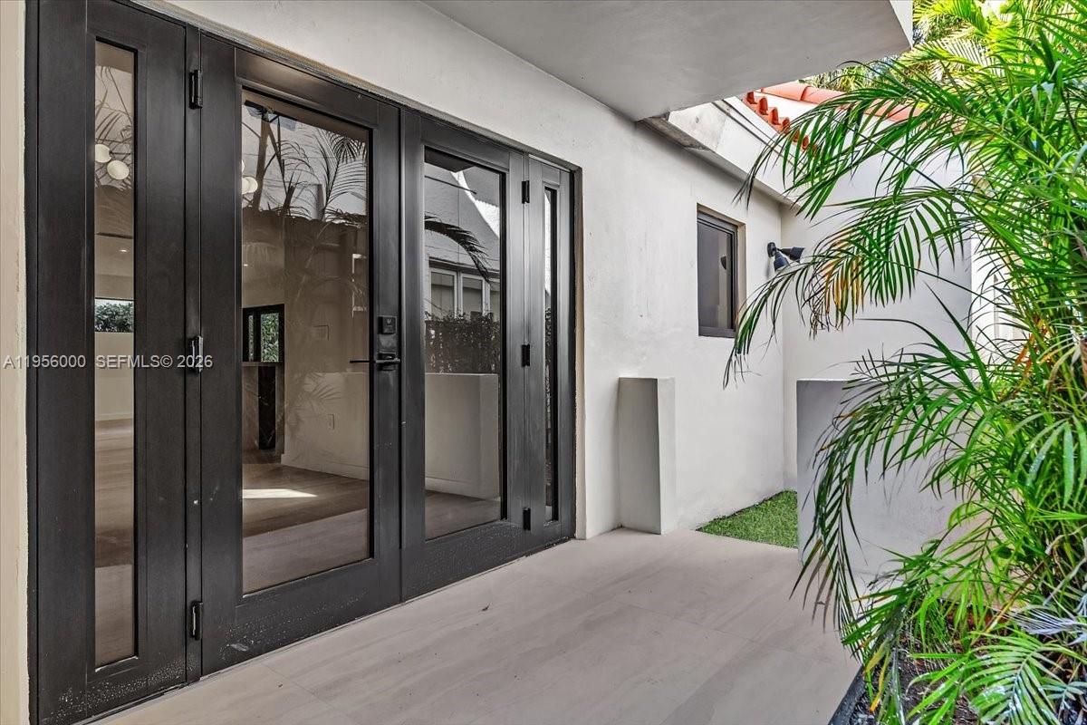 CORAL GABLES GRANADA SEC - Residential