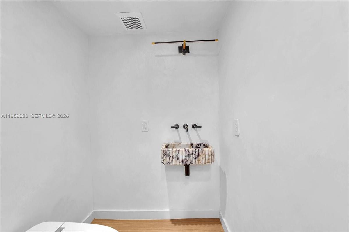 CORAL GABLES GRANADA SEC - Residential