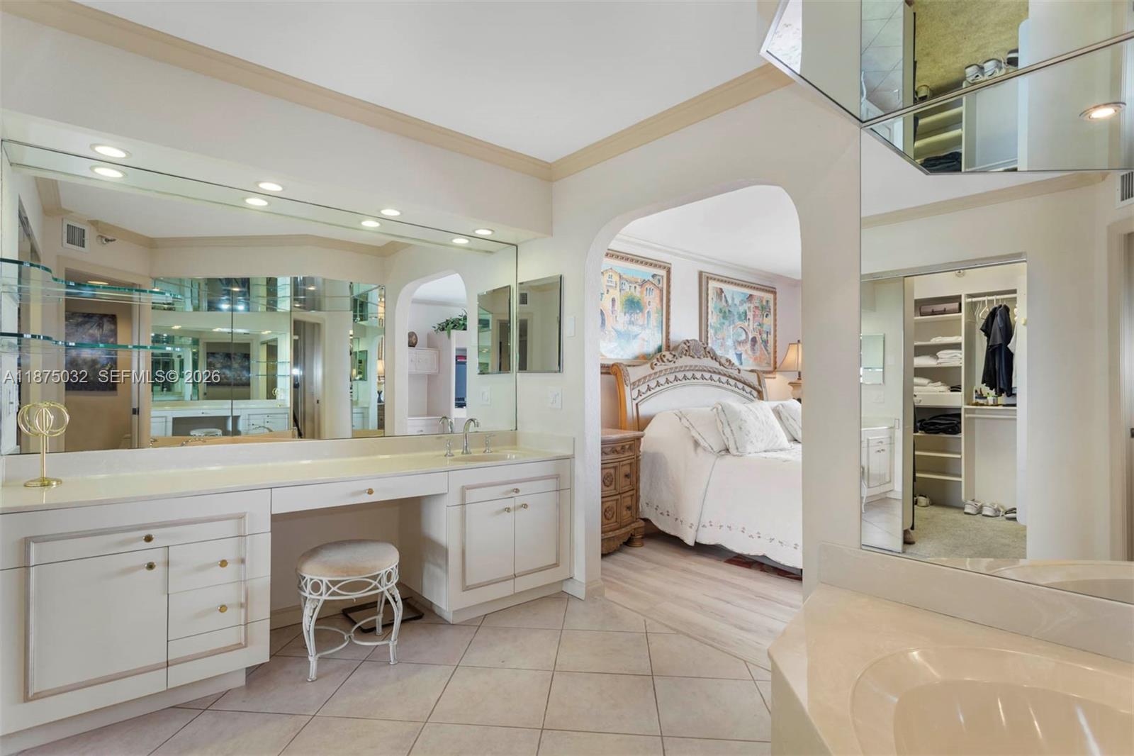 MYSTIC POINTE TOWER 400 C - Residential