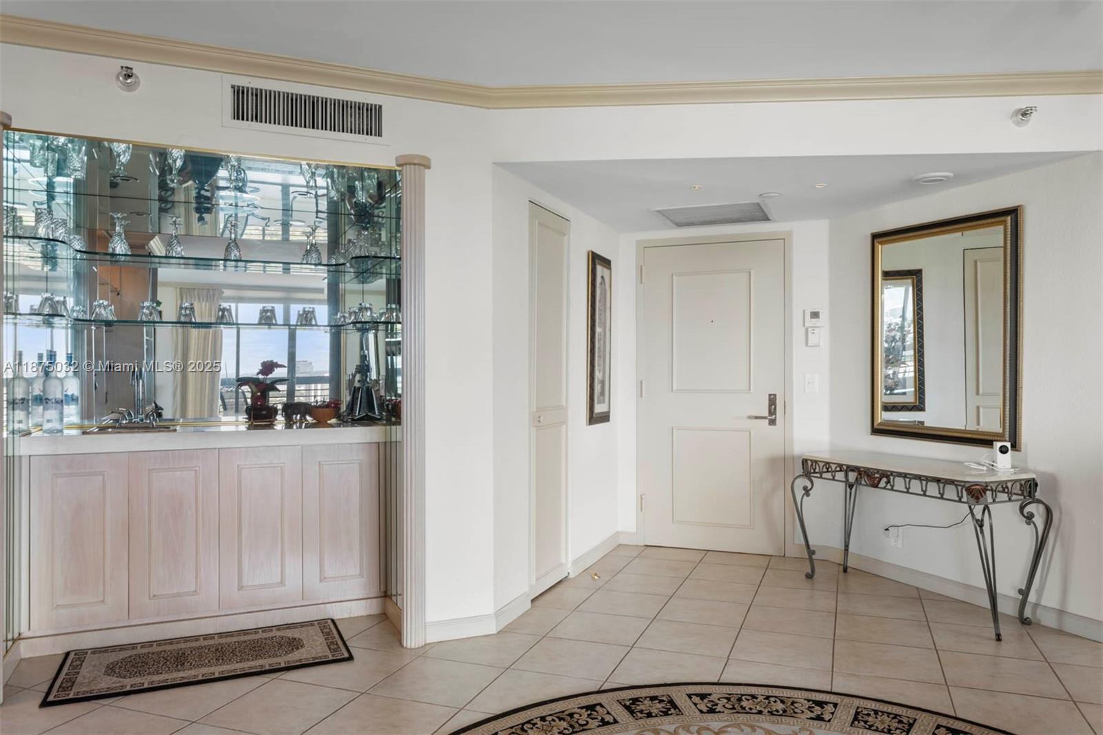 MYSTIC POINTE TOWER 400 C - Residential