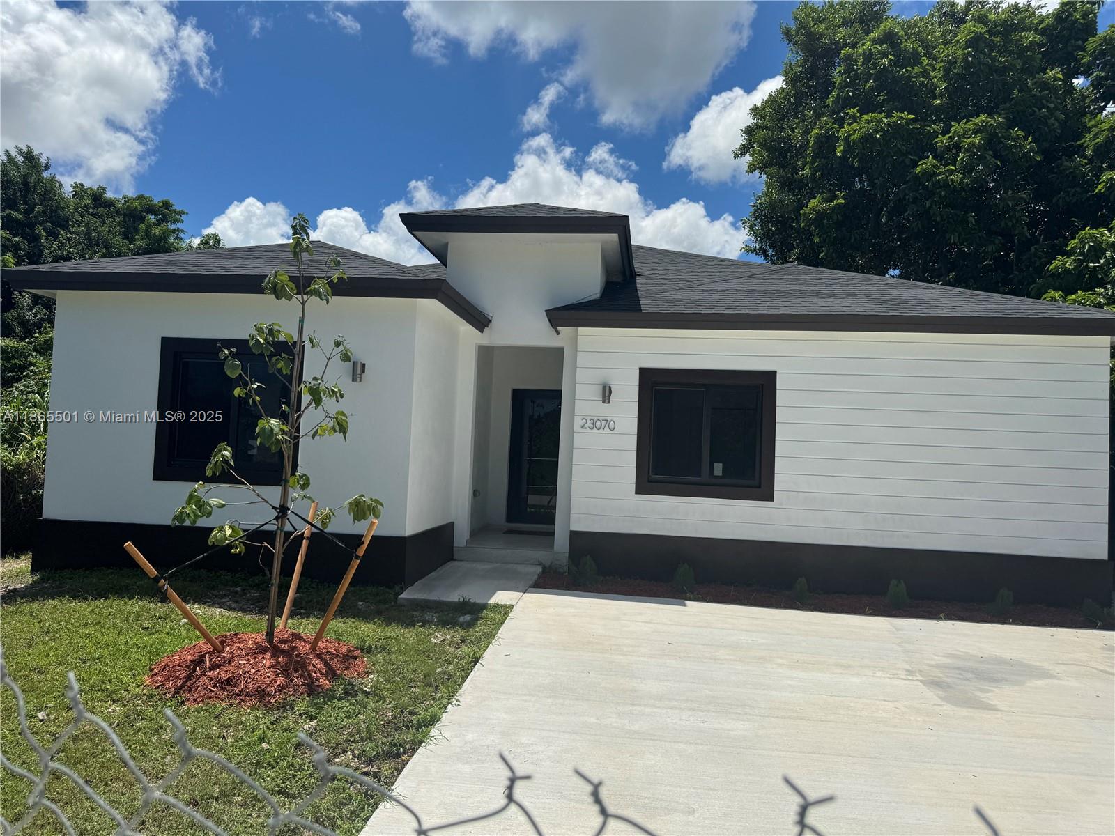 23070 SW 123 CT
