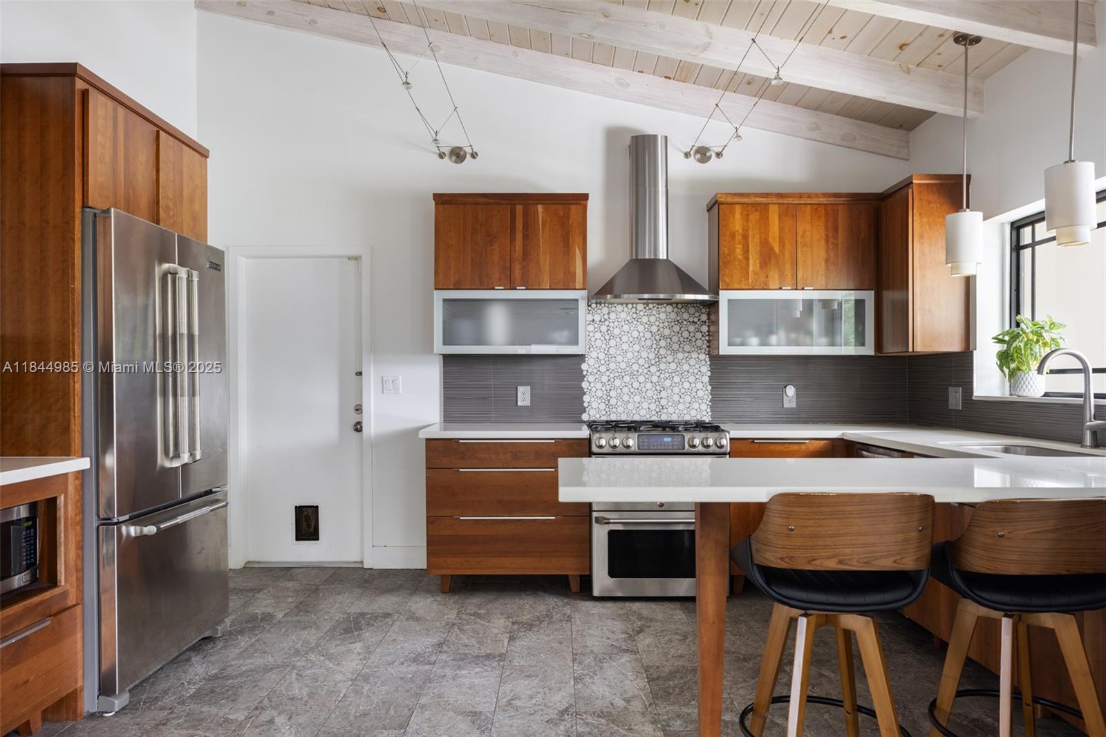 1080 NE 86th, Miami Beach, FL, 33138/$1,600,000 2 1080 NE 86th
