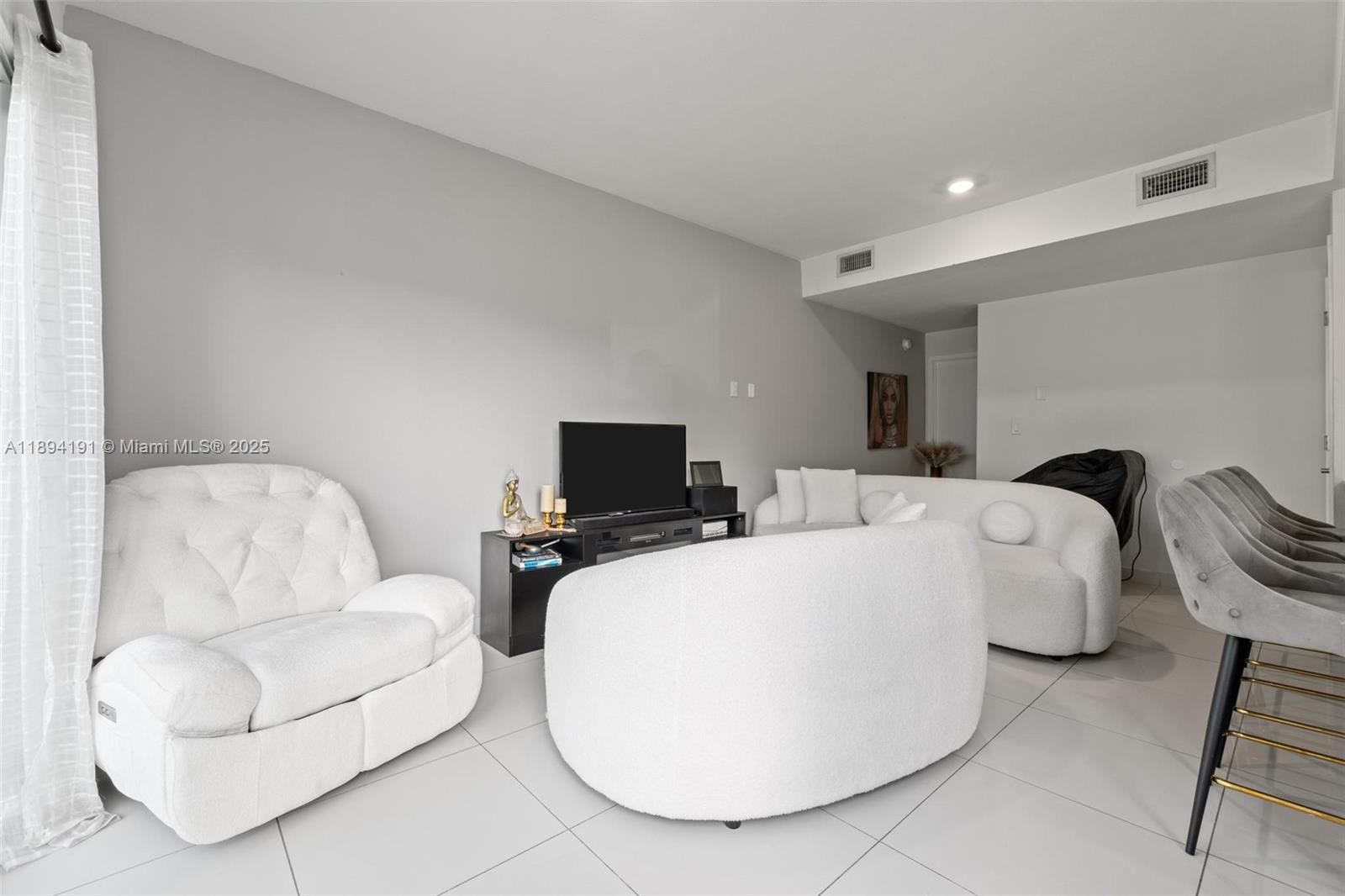 VITTORIA GARDENS - Residential Lease