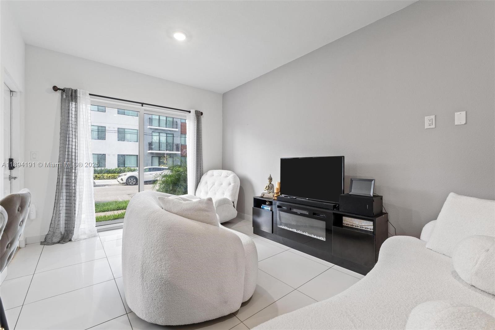 VITTORIA GARDENS - Residential Lease