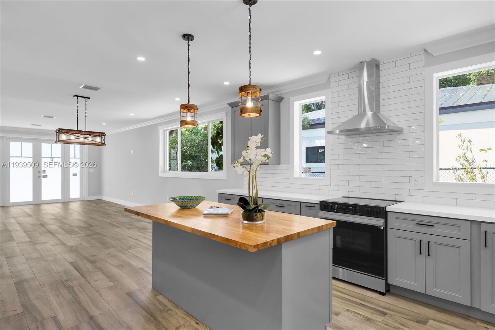 PARADISE POINT - Residential