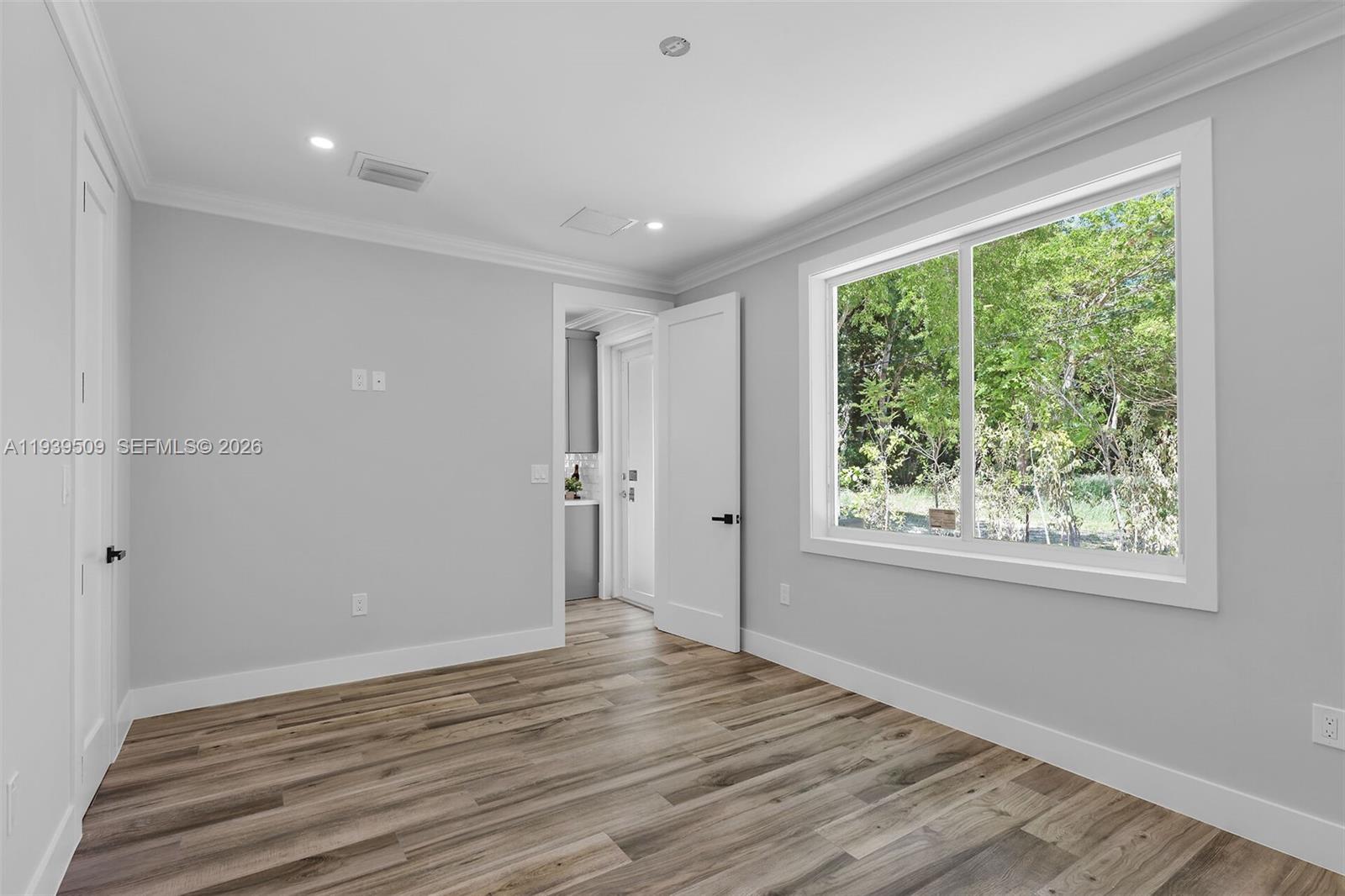 PARADISE POINT - Residential