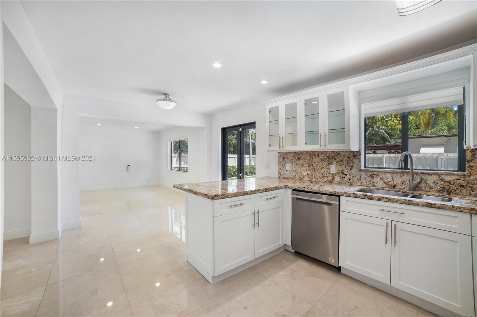 RIVIERA ESTATES 2ND ADDN - Residential Lease