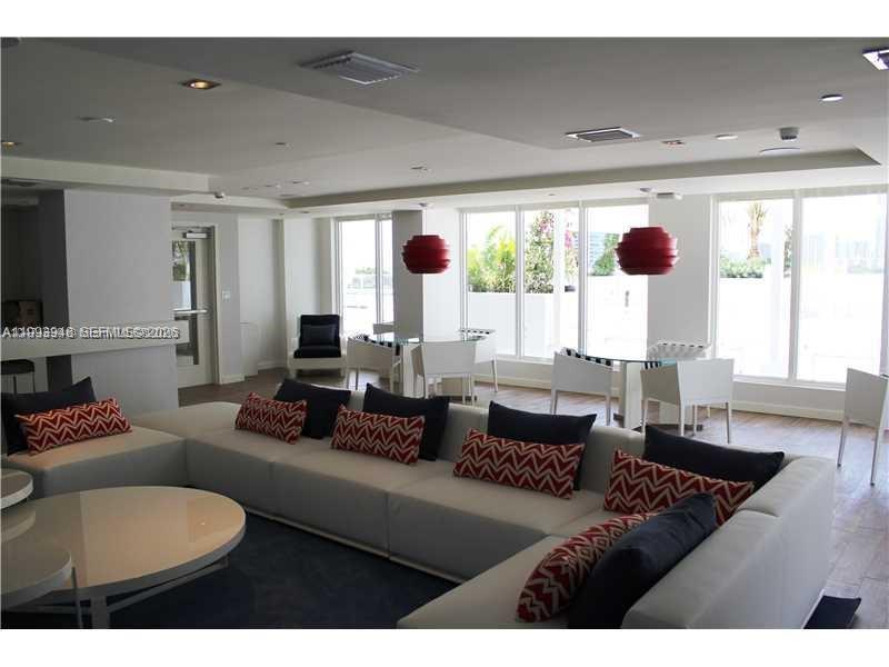 4250 BISCAYNE BOULEVARD C - Residential