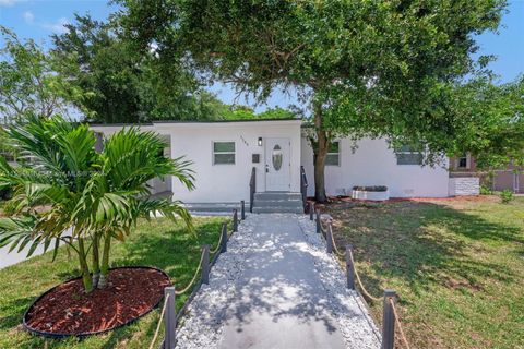 Single Family Residence in North Miami FL 1145 134th St St.jpg