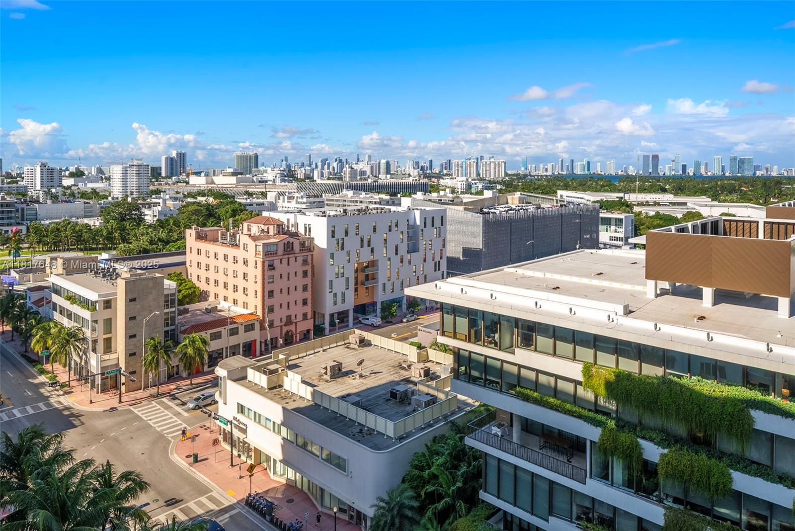 2301 Collins Ave 1229