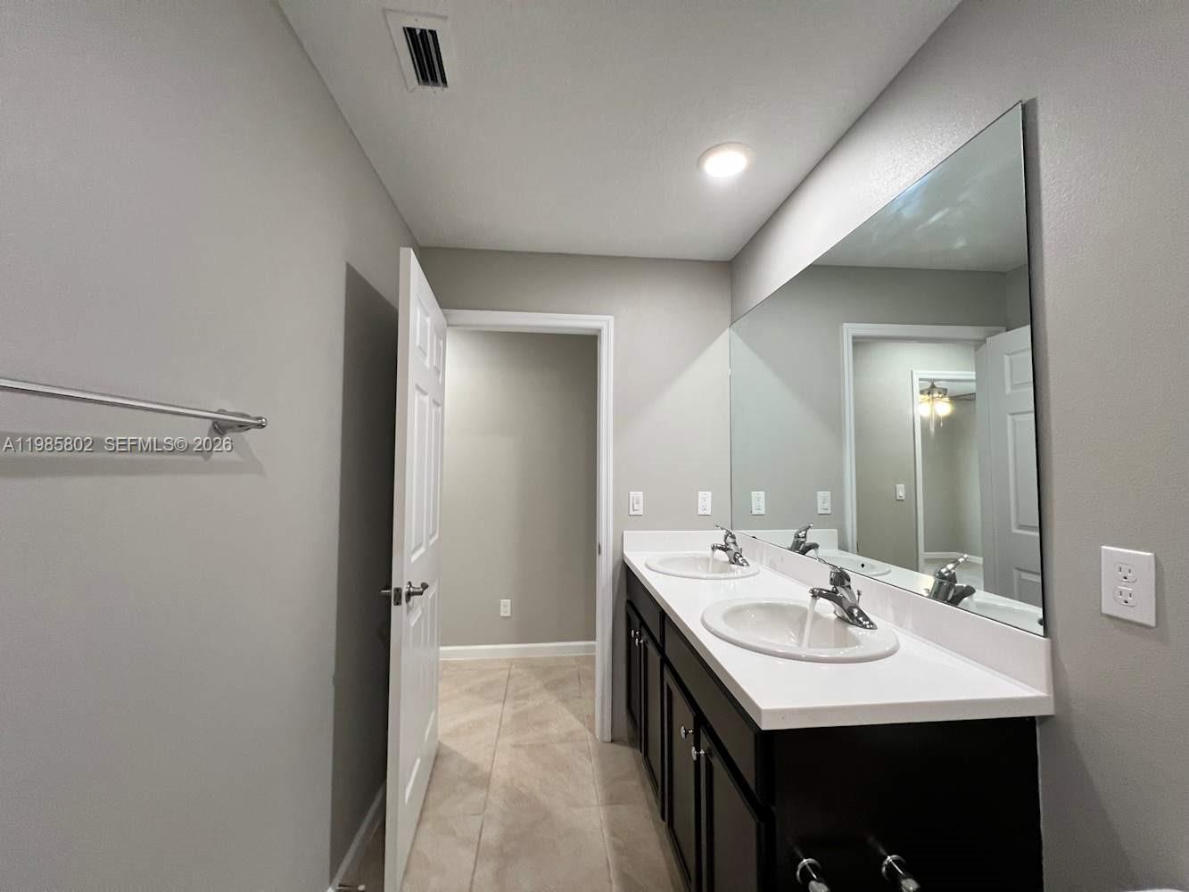 PORT ST LUCIE SECTION 25 - Residential Lease