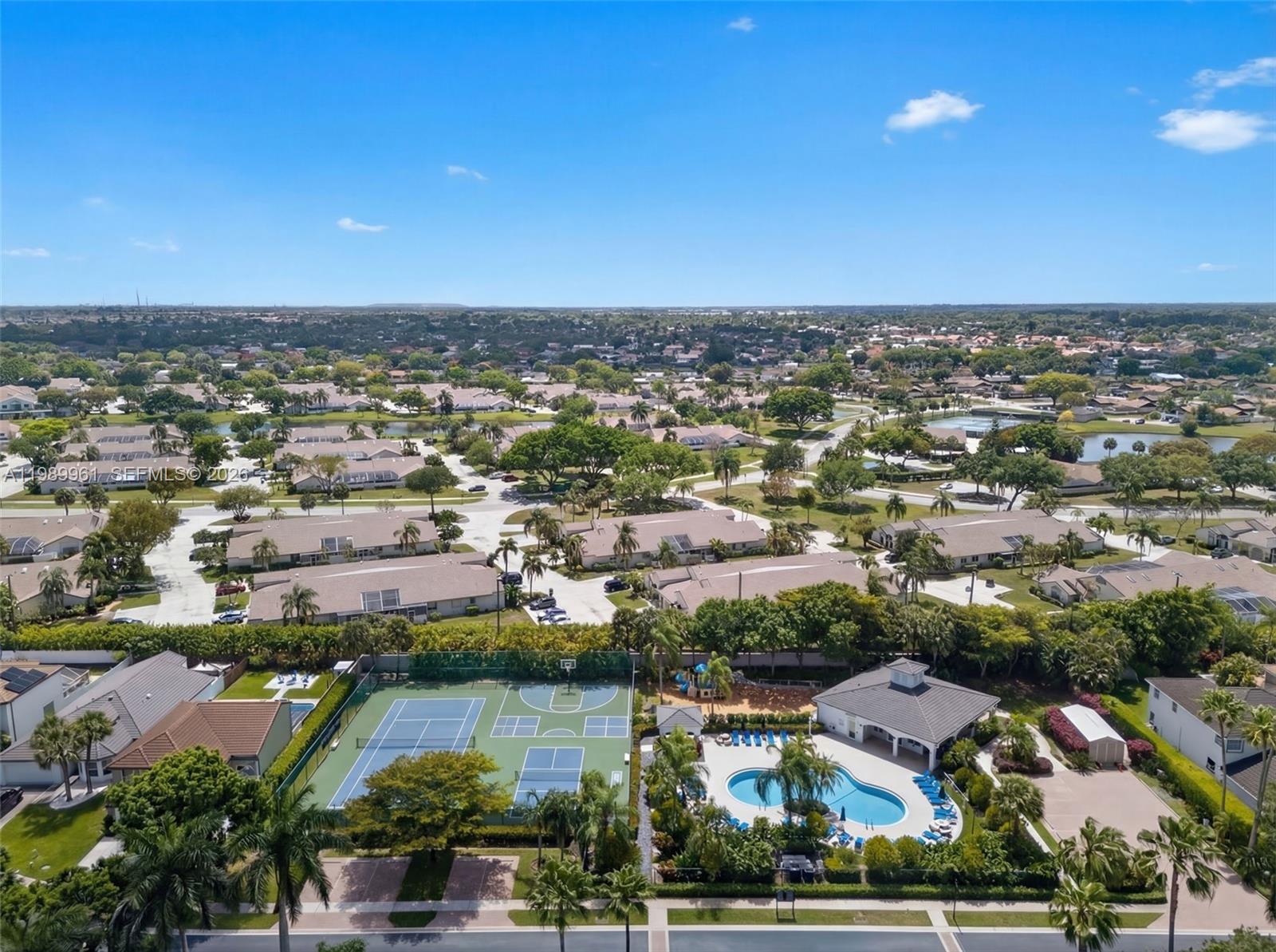 SYMPHONY BAY - Residential