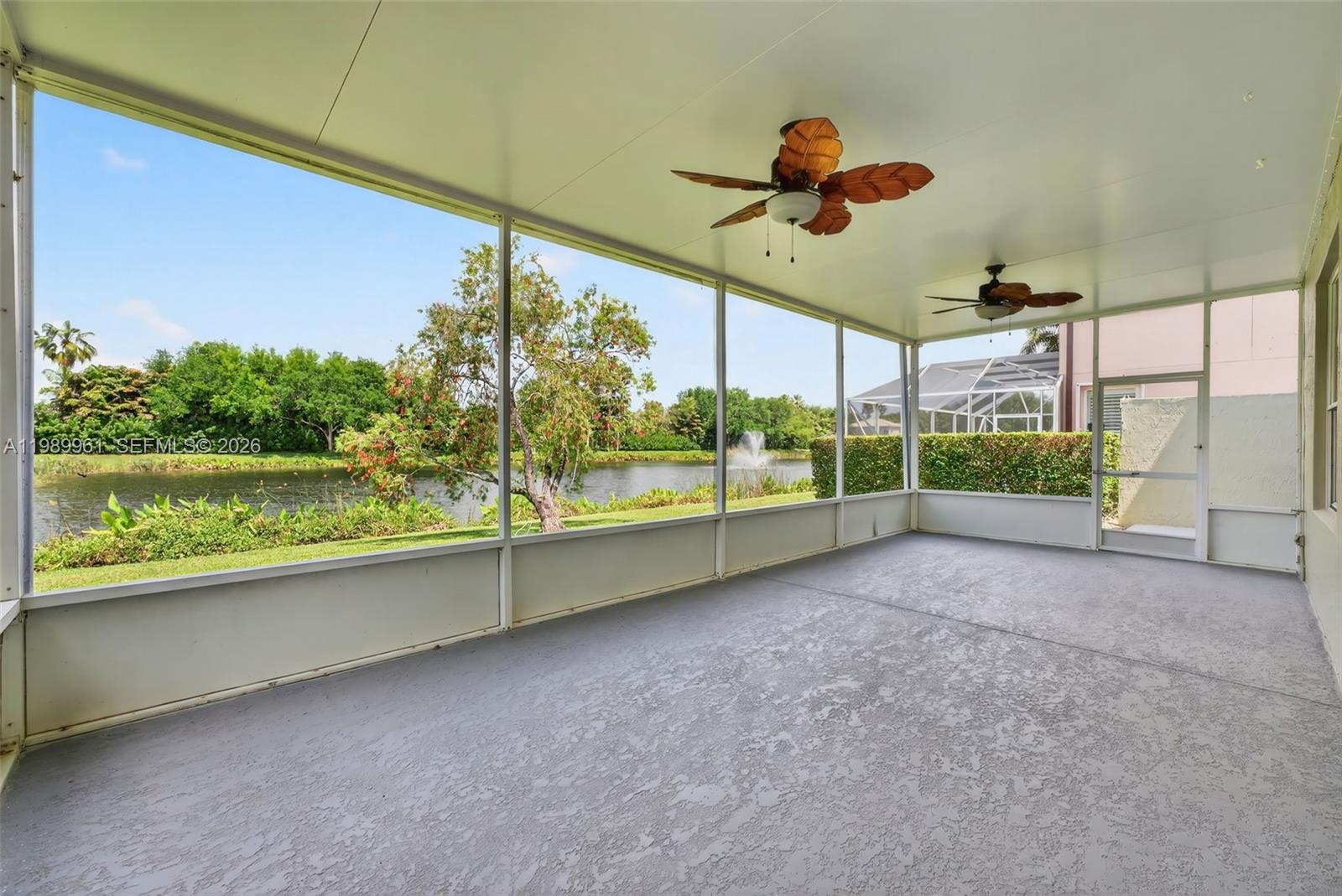 SYMPHONY BAY - Residential