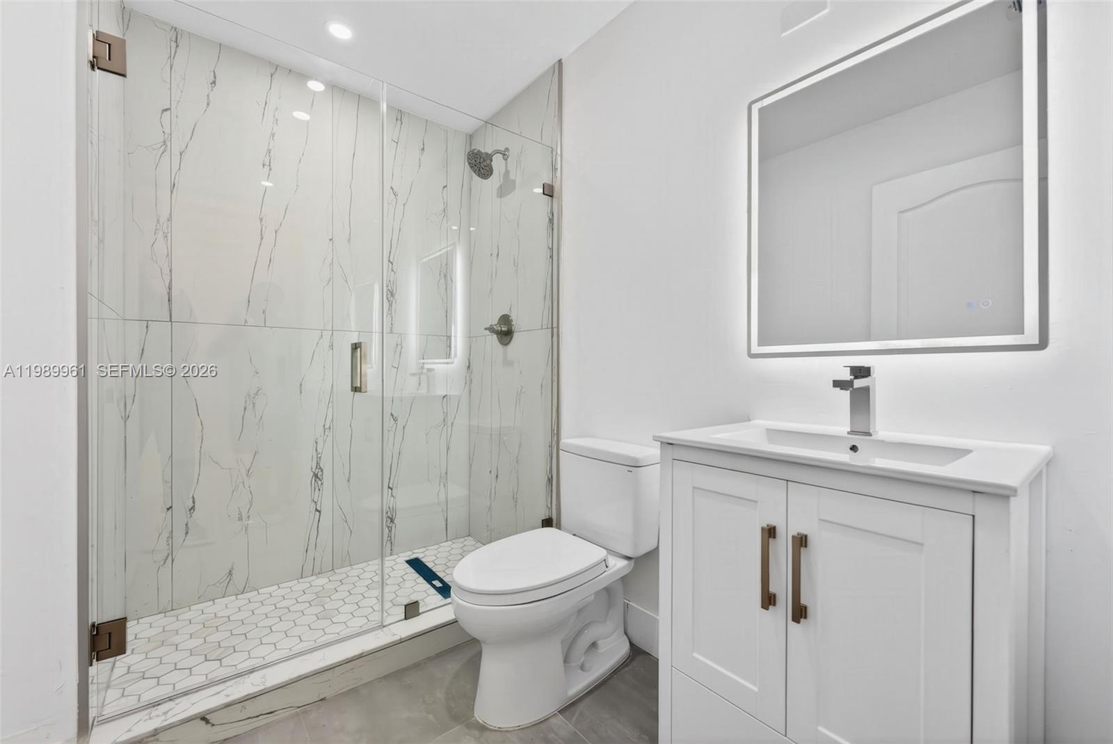 SYMPHONY BAY - Residential