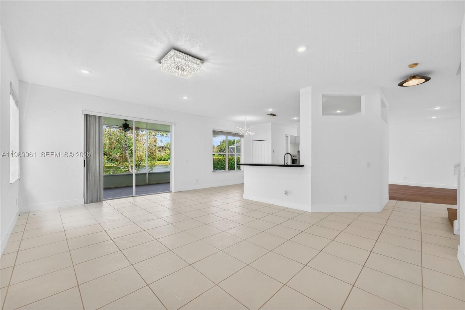 SYMPHONY BAY - Residential