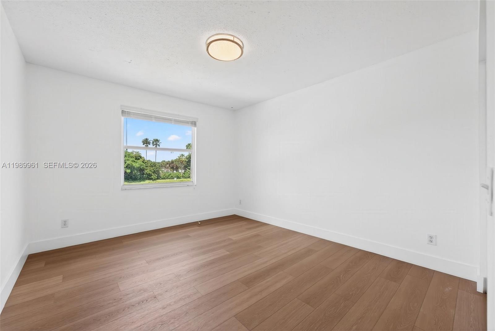 SYMPHONY BAY - Residential