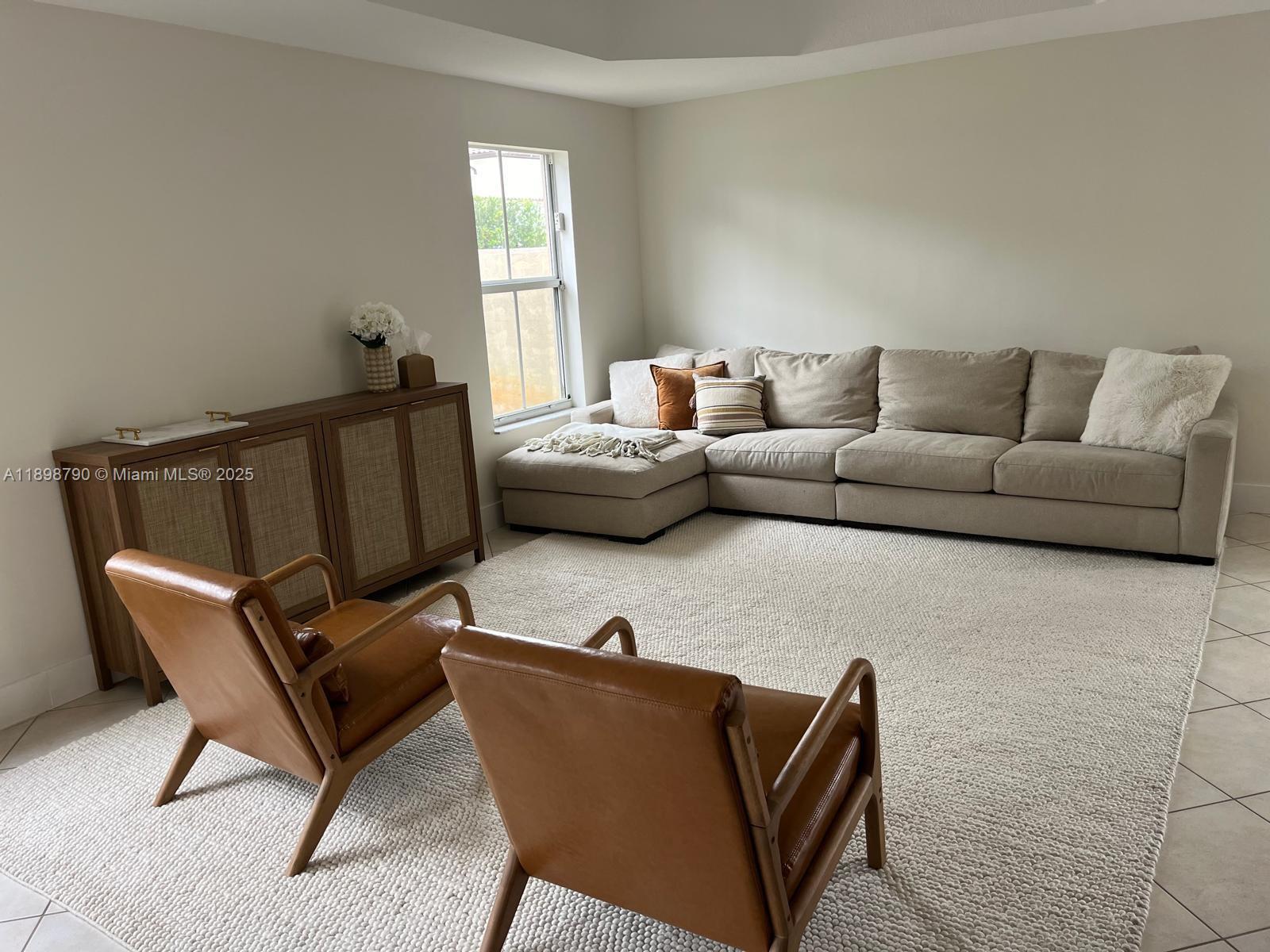 SILVERCREST LAKE ESTATES - Residential Lease