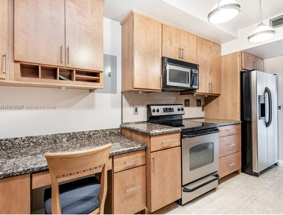 HILLCREST EAST NO 26 COND - Residential