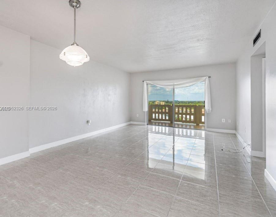 HILLCREST EAST NO 26 COND - Residential