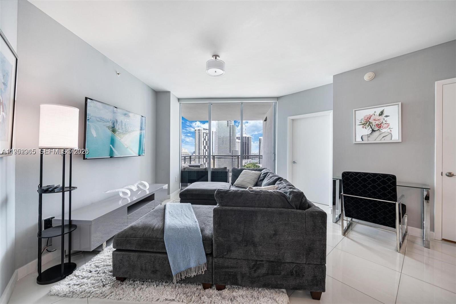 WIND CONDO - Residential