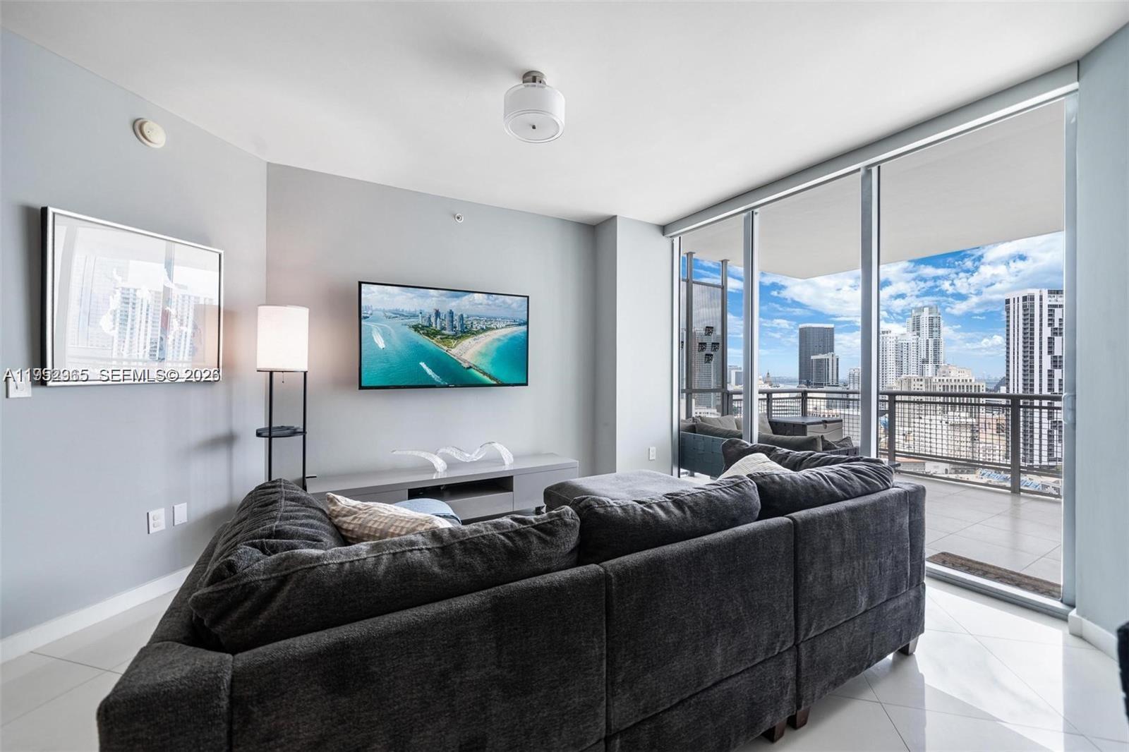 WIND CONDO - Residential