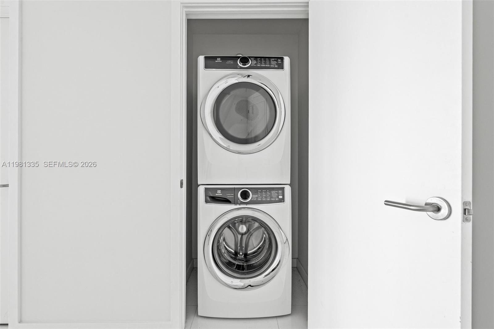 PARAMOUNT MIAMI WORLDCENT - Residential