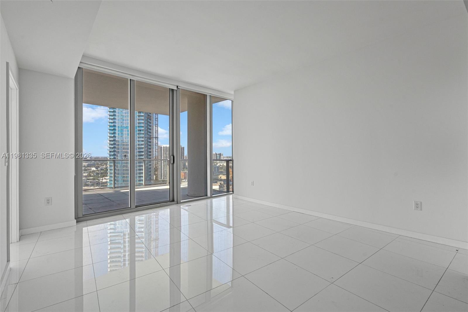 PARAMOUNT MIAMI WORLDCENT - Residential