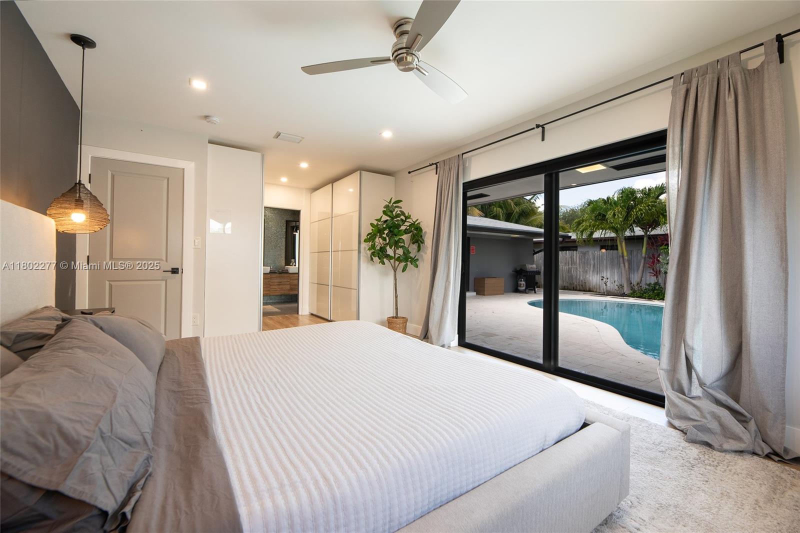 IMPERIAL POINT 1 SEC - Residential