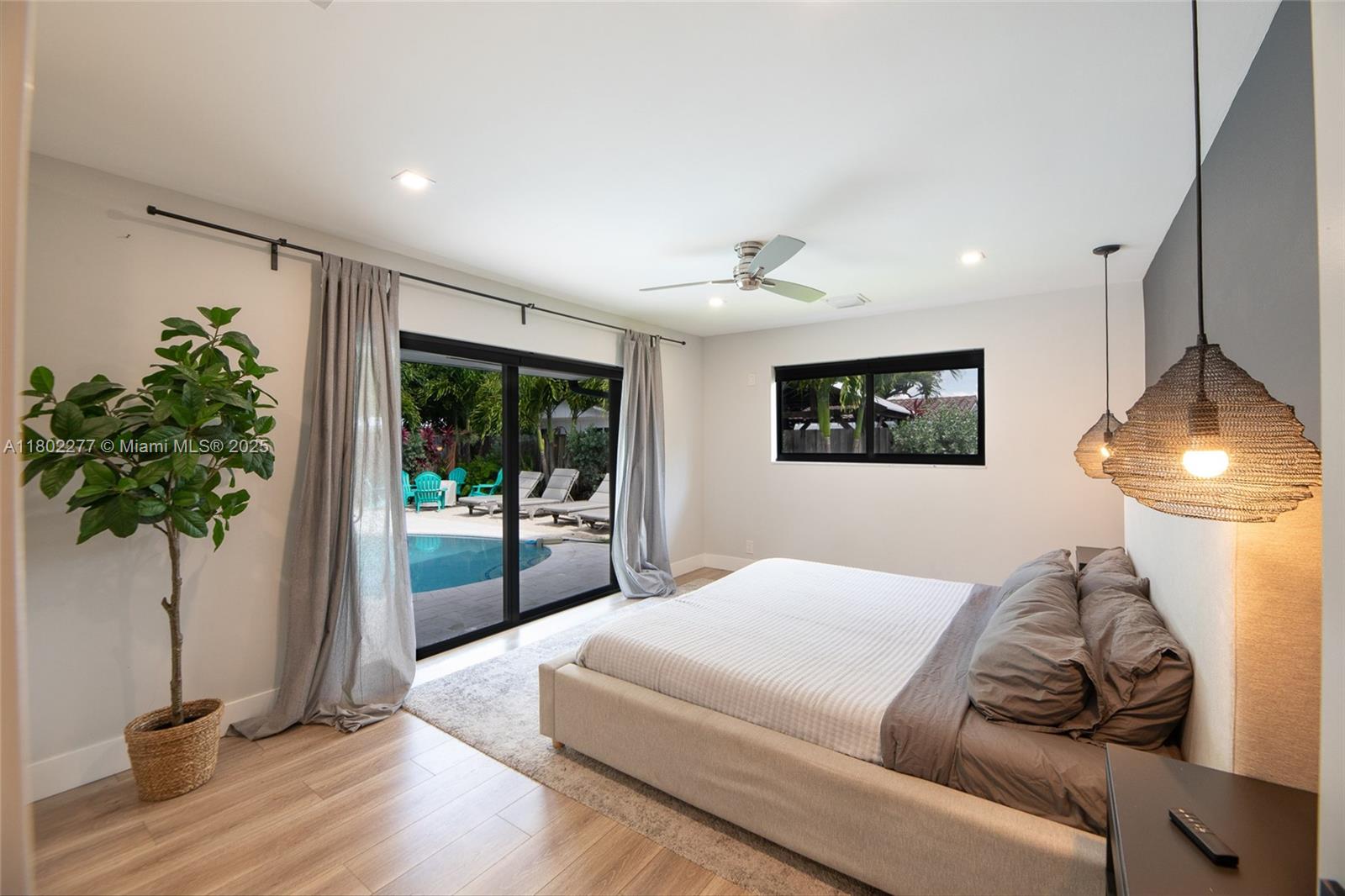 IMPERIAL POINT 1 SEC - Residential