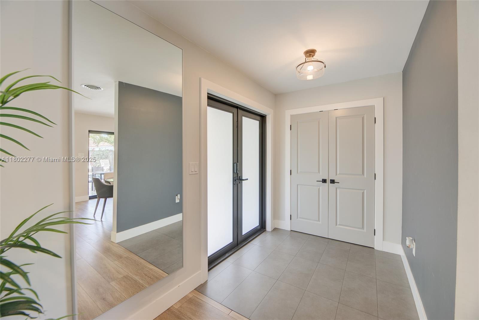 IMPERIAL POINT 1 SEC - Residential