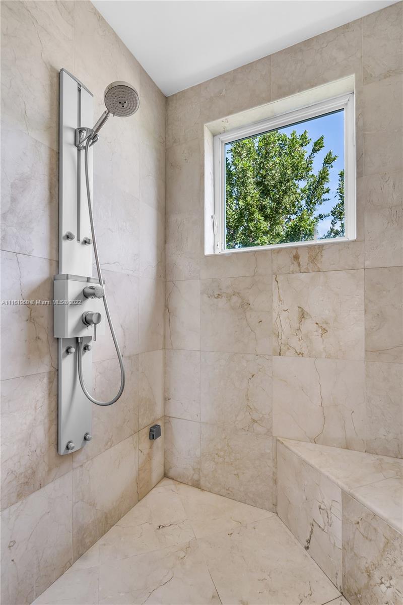 BISCAYNE KEY ESTATES - Residential