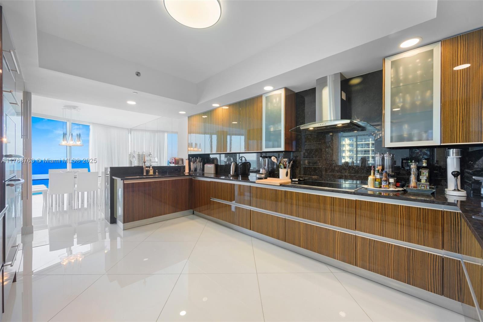 2711 HOLLYWOOD BEACH COND - Residential Lease