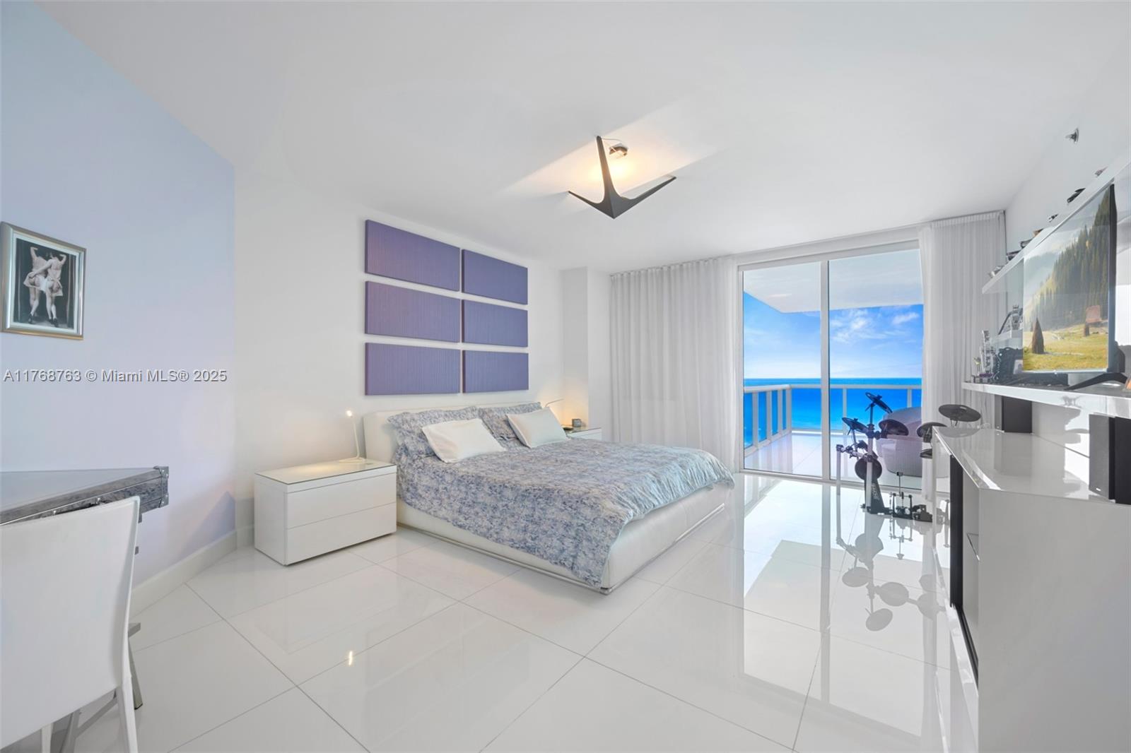 2711 HOLLYWOOD BEACH COND - Residential Lease