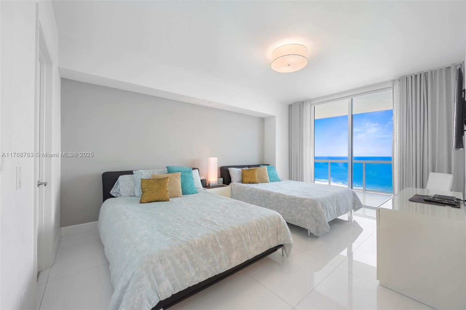 2711 HOLLYWOOD BEACH COND - Residential Lease