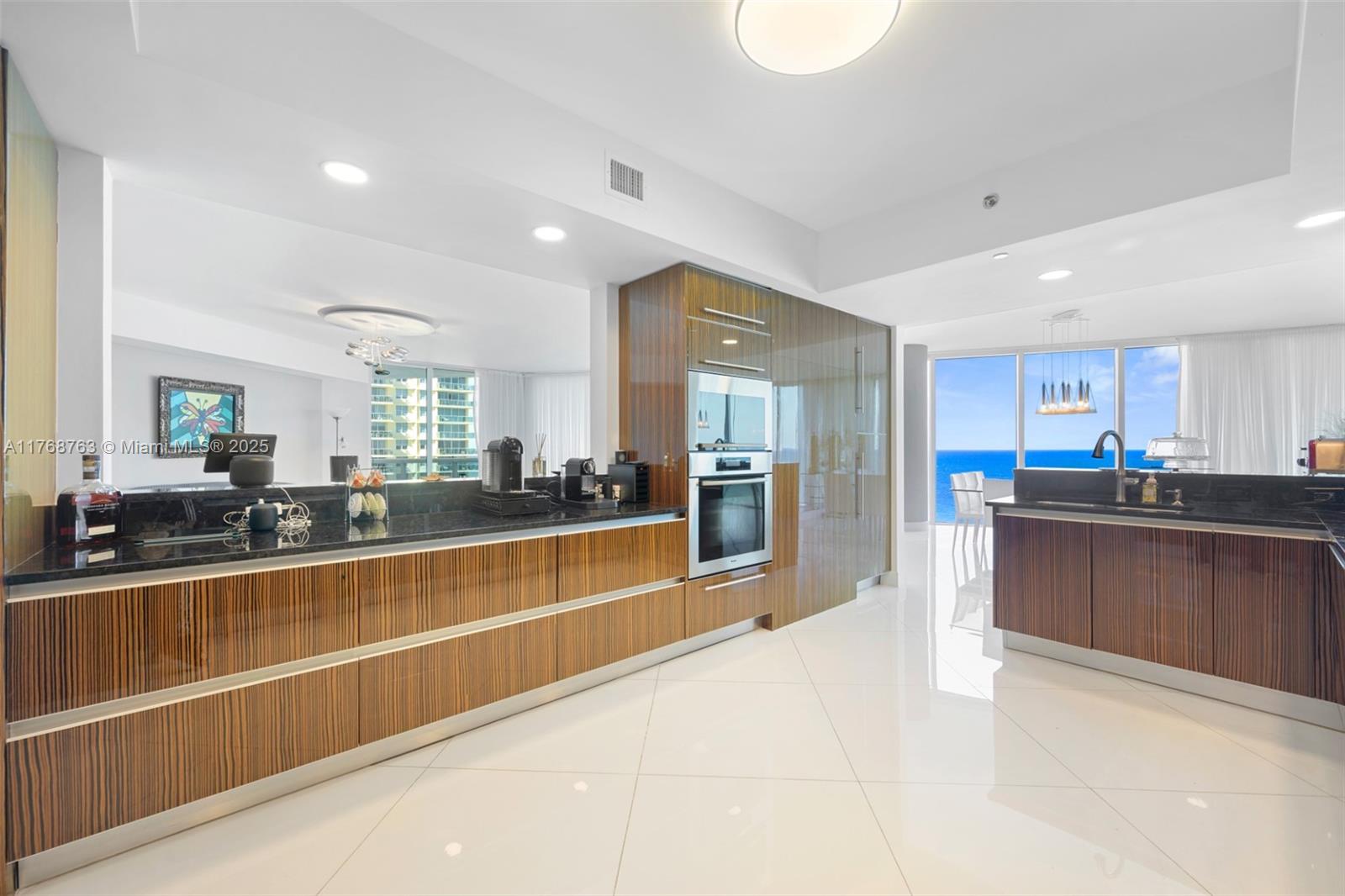 2711 HOLLYWOOD BEACH COND - Residential Lease