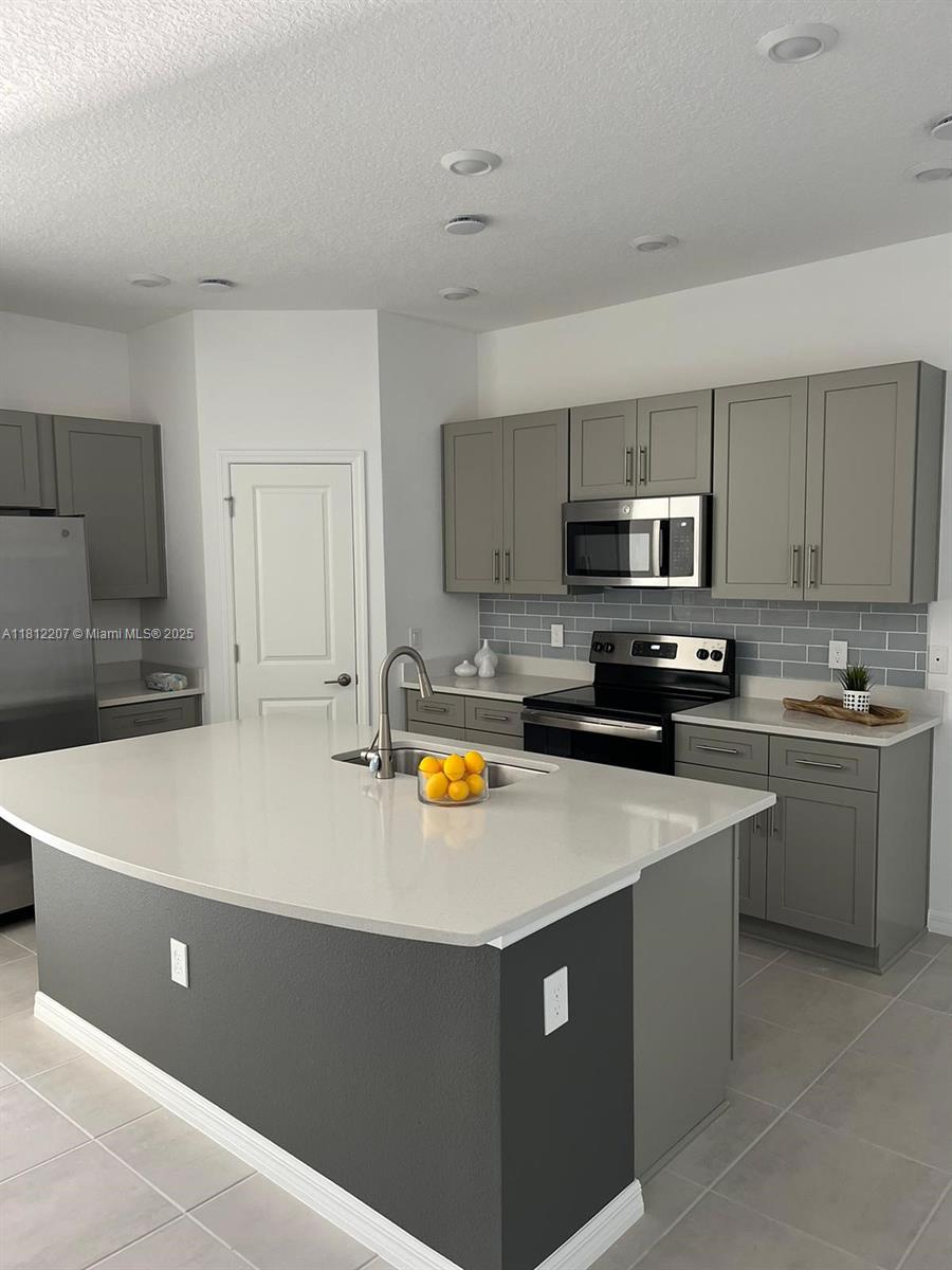 Rental Property at 3563 Davenport Creek Court, Kissimmee,  - Bedrooms: 3 
Bathrooms: 3  - $2,400 MO.