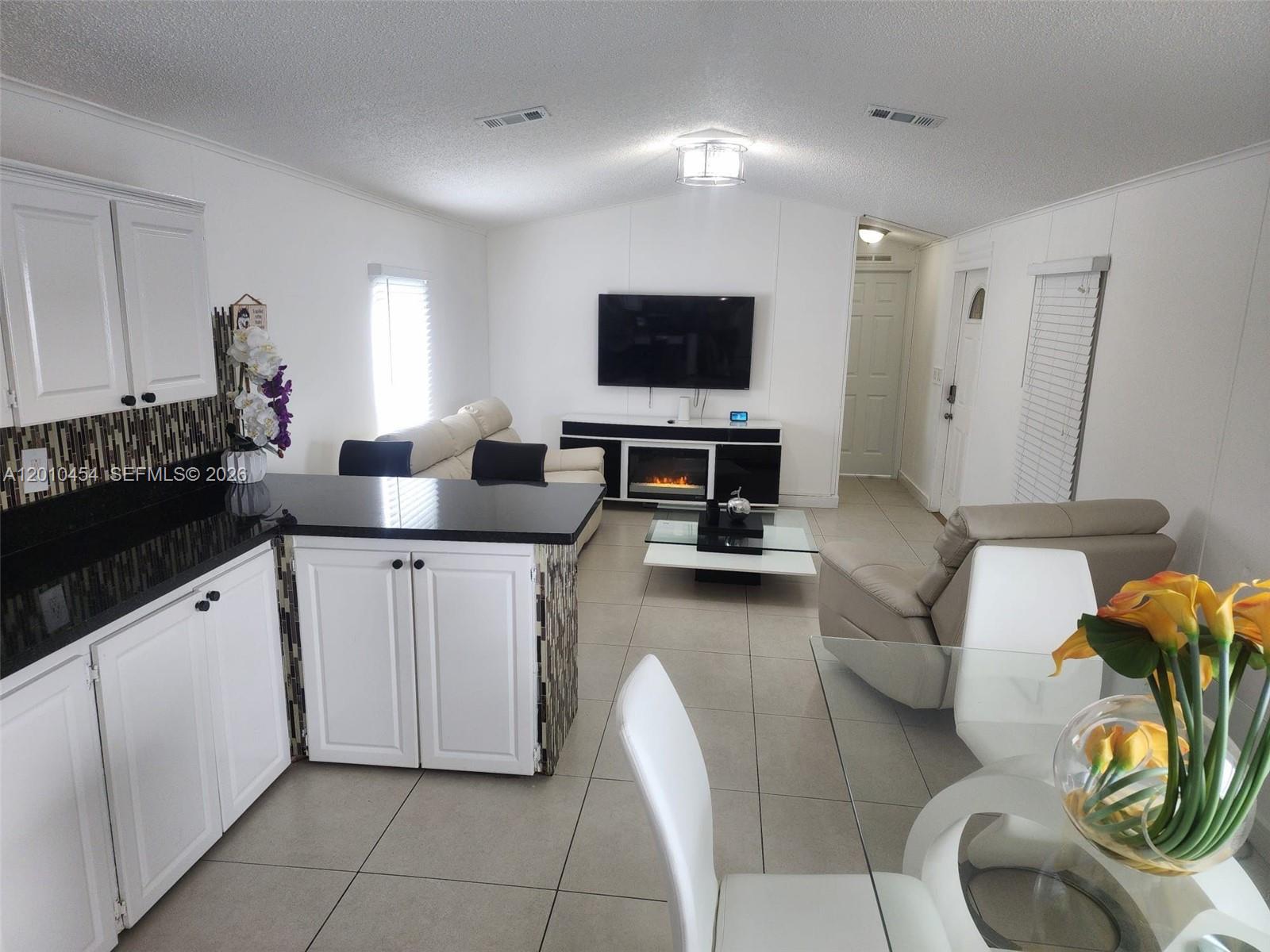 GOLDCOASTER MOBILE HOME - Residential