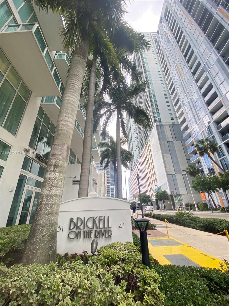 BRICKELL ON THE RIVER S T - Residential