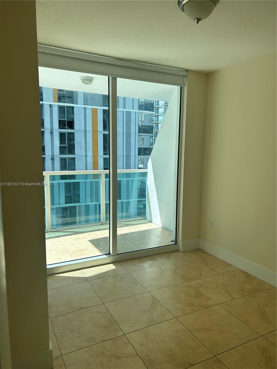 BRICKELL ON THE RIVER S T - Residential