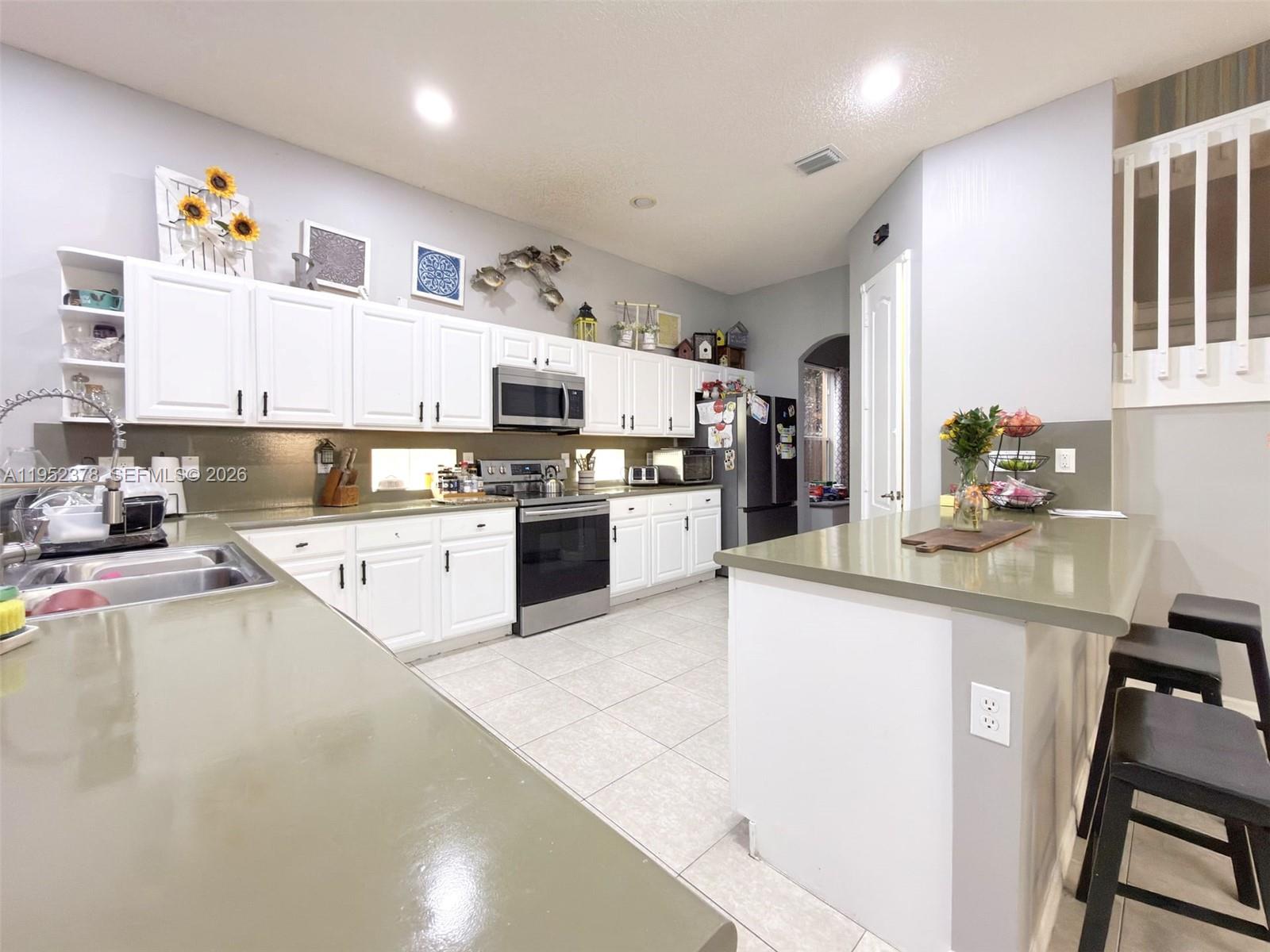 366 NE 19th Ave, Homestead, FL, 33033/$675,000 4 366 NE 19th Ave