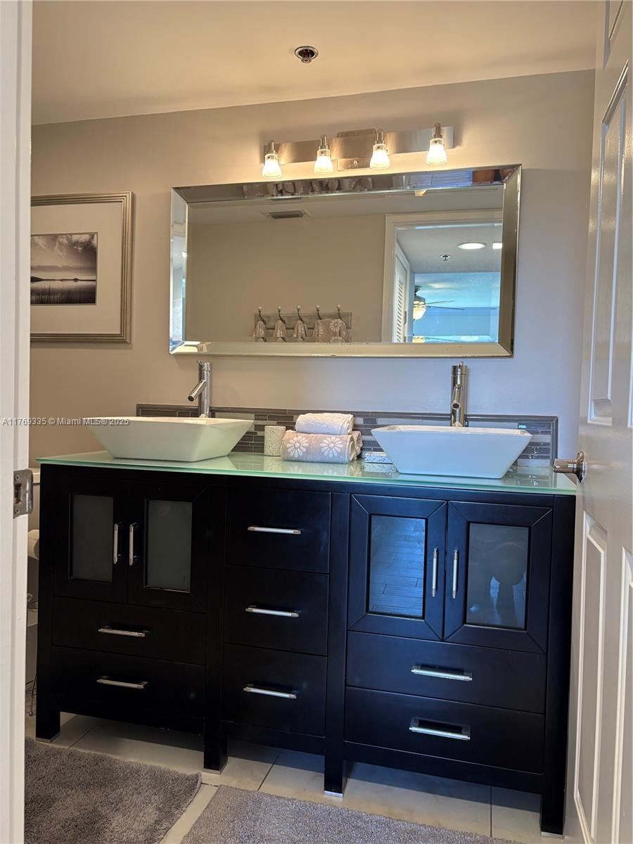 JUPITER BAY EAST CONDO - Residential