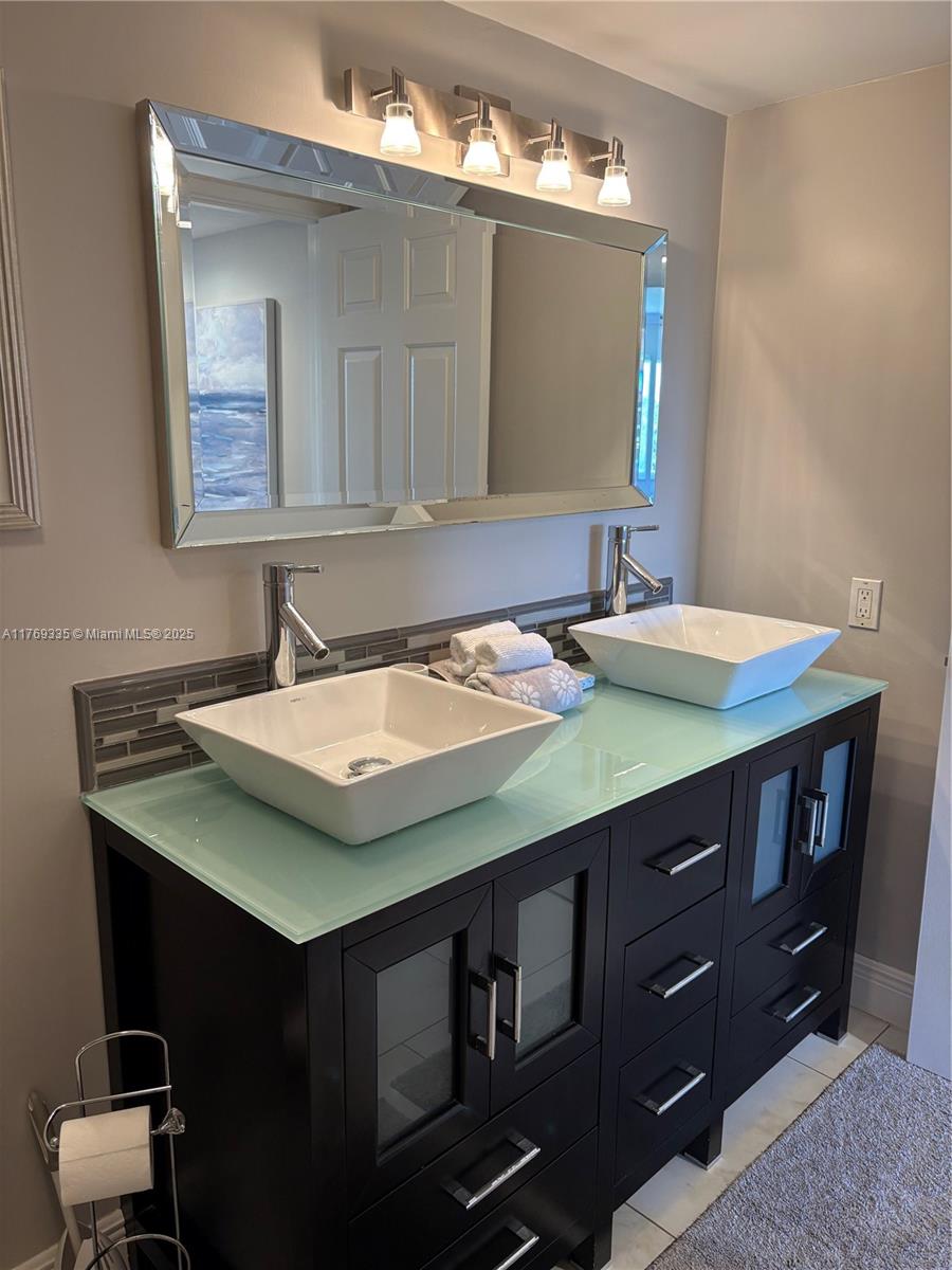 JUPITER BAY EAST CONDO - Residential
