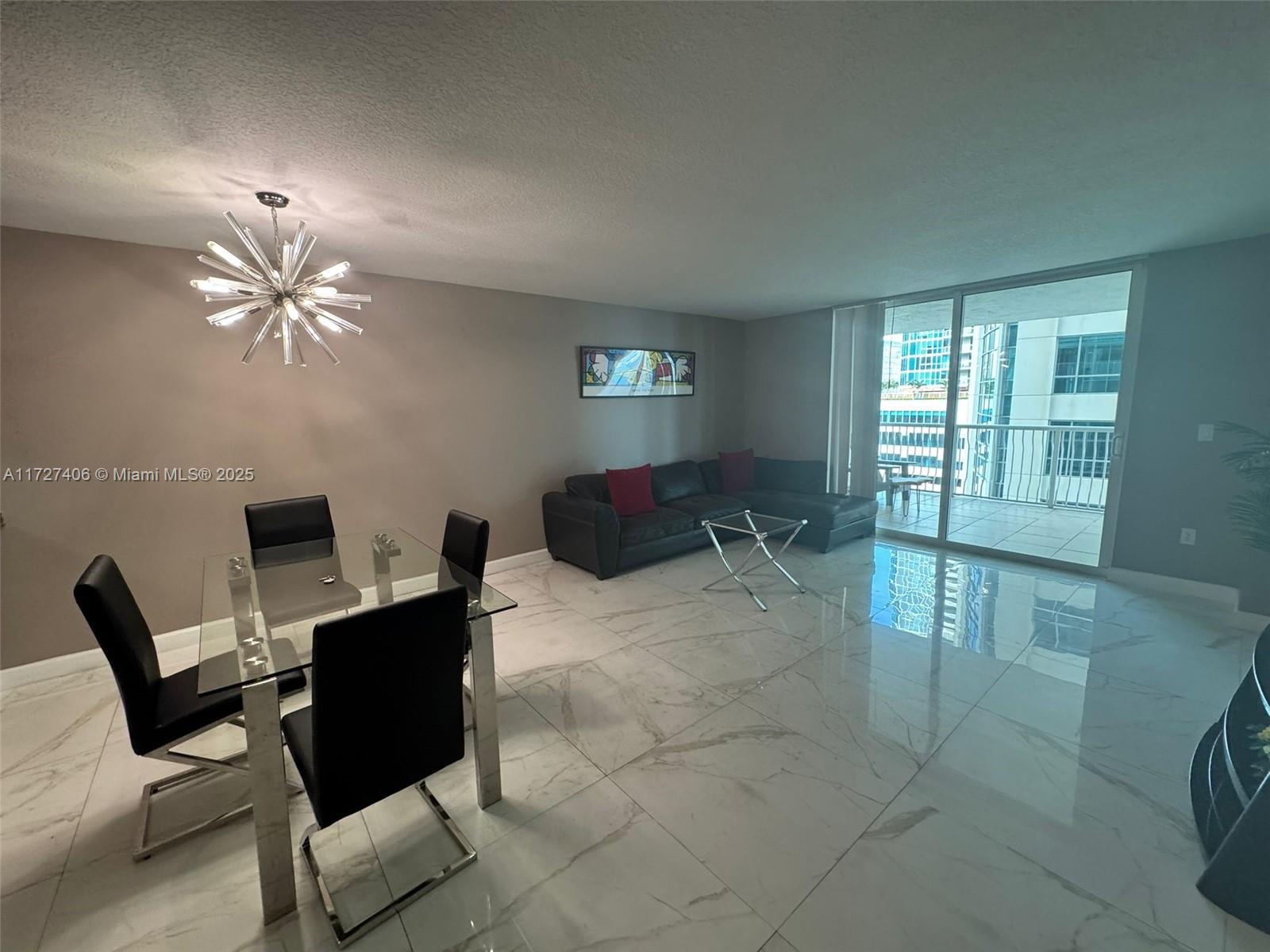 Property for Sale at 1200 Brickell Bay Dr 2214, Miami, Broward County, Florida - Bedrooms: 1 
Bathrooms: 1  - $459,000