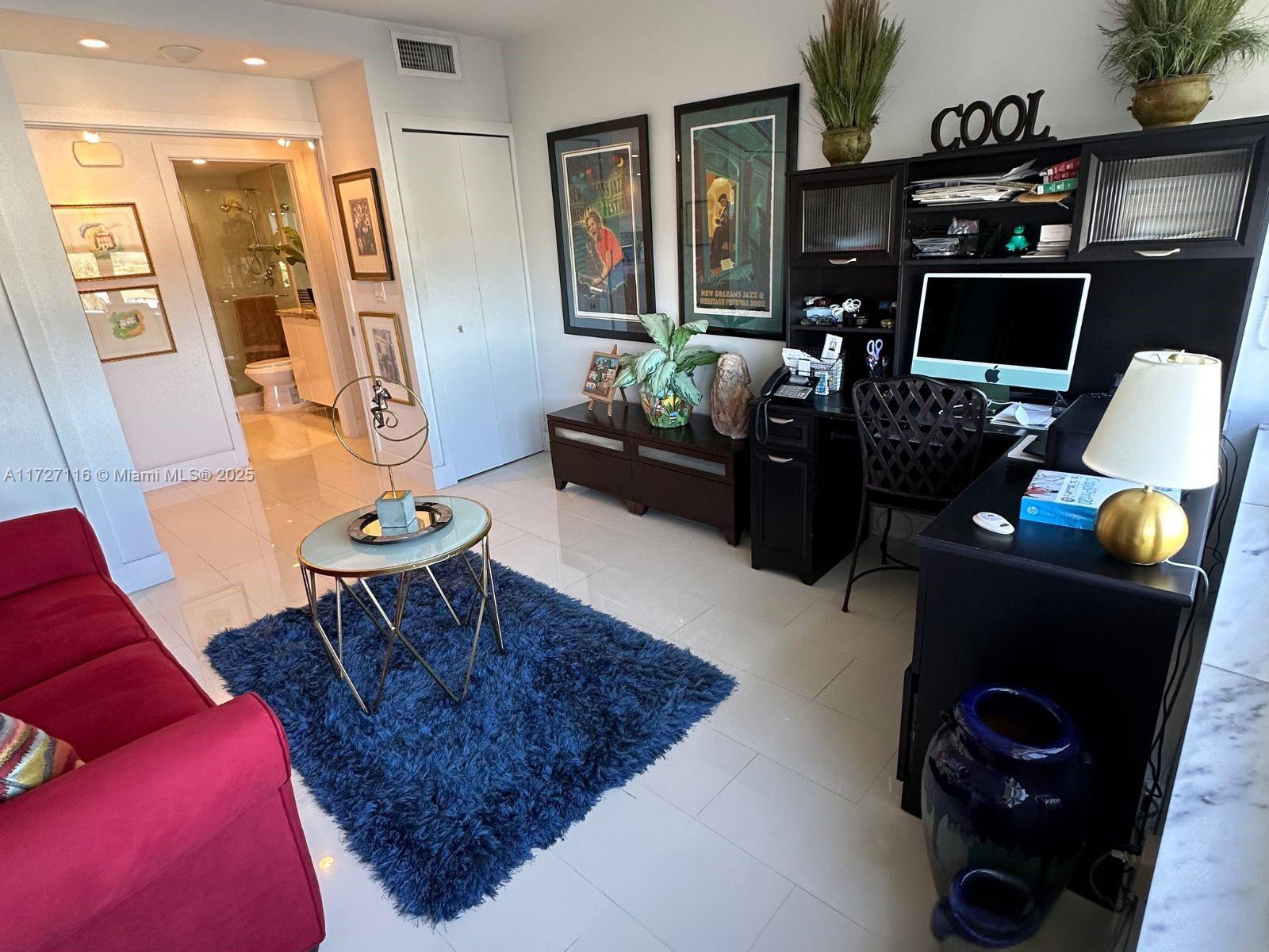 CORAL RIDGE TOWERS EAST - Residential
