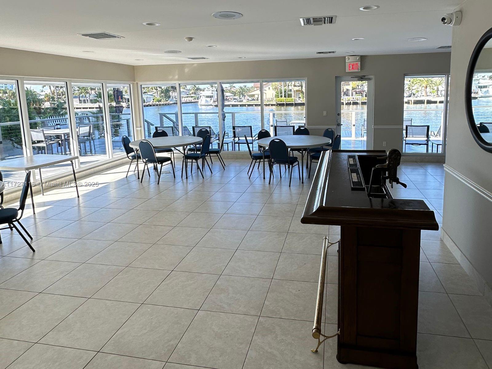CORAL RIDGE TOWERS EAST - Residential