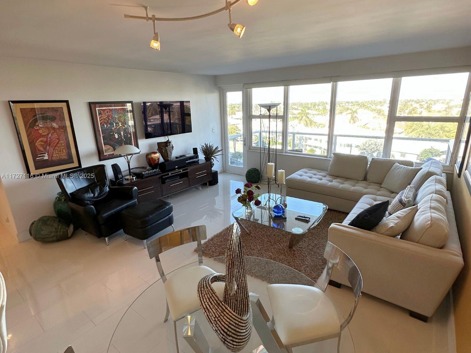 CORAL RIDGE TOWERS EAST - Residential