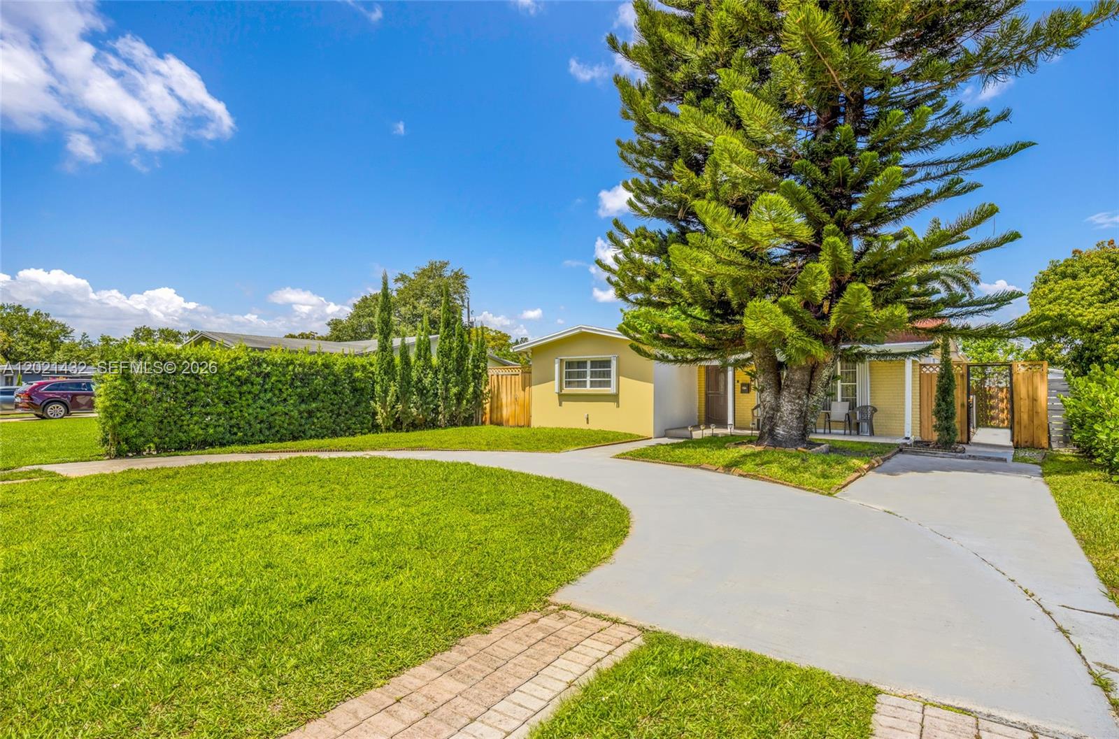 SOUTH BROWARD RANCHES - Residential