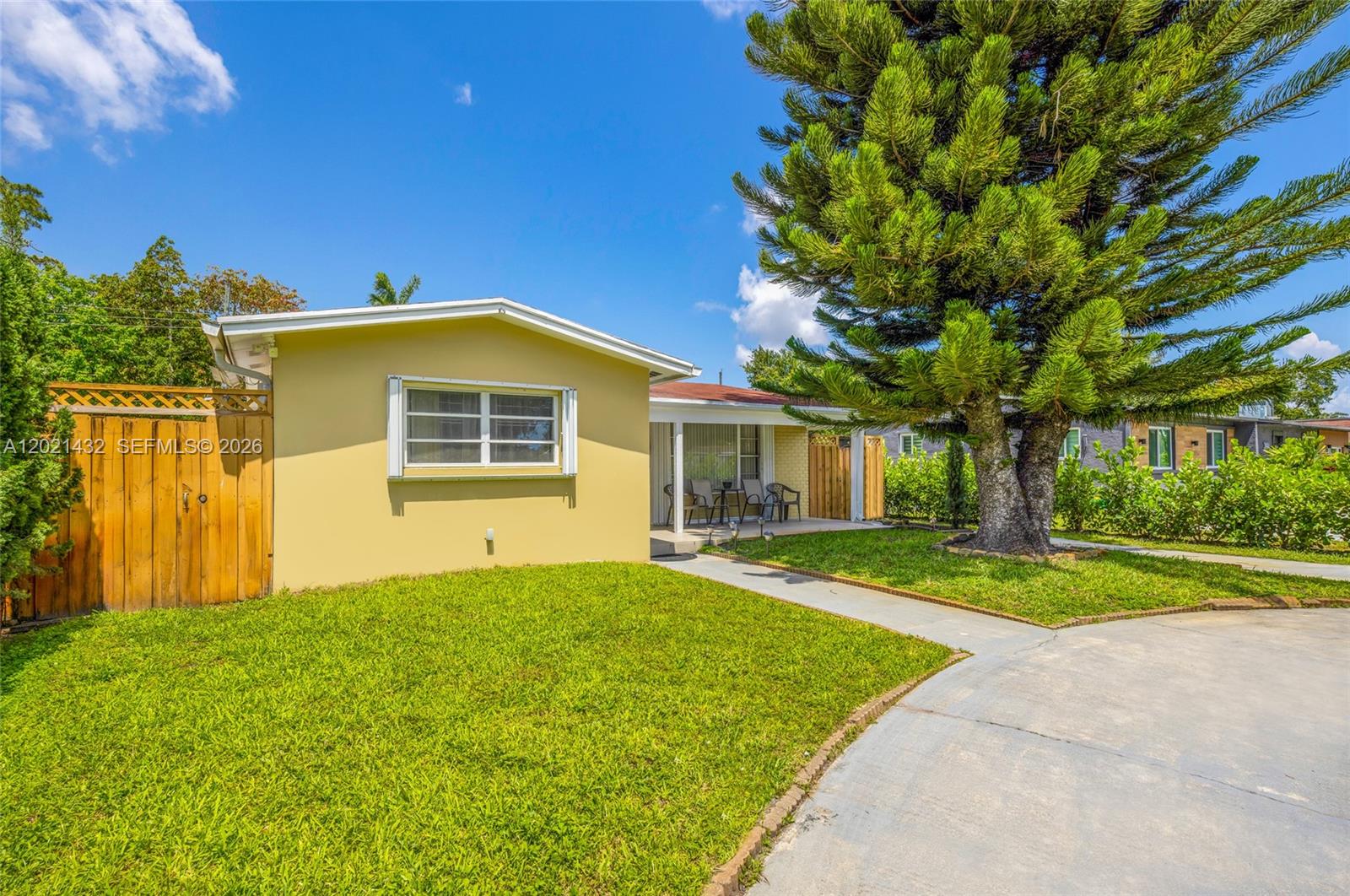 SOUTH BROWARD RANCHES - Residential