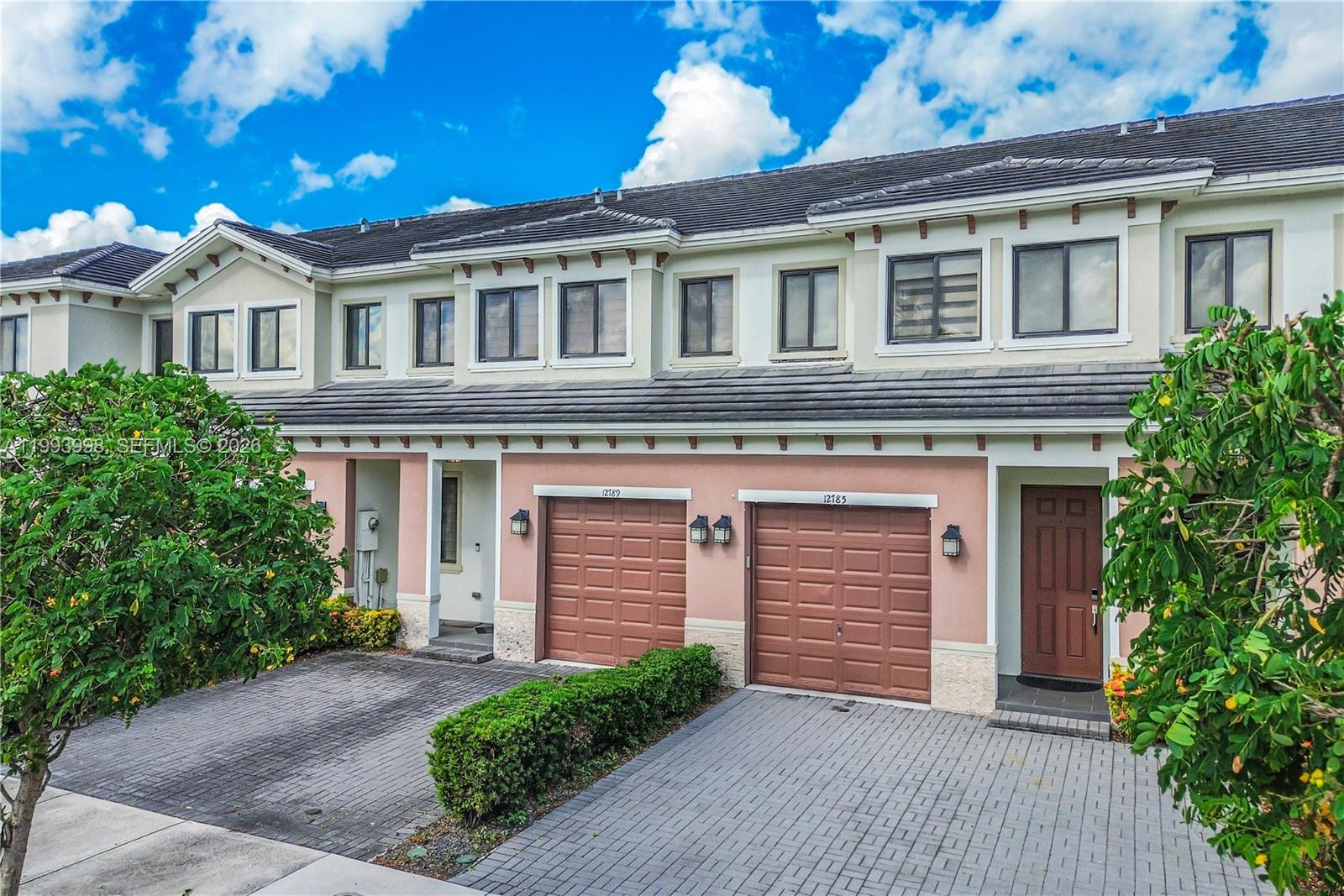 HIDDEN LAKE TOWNHOMES - Residential