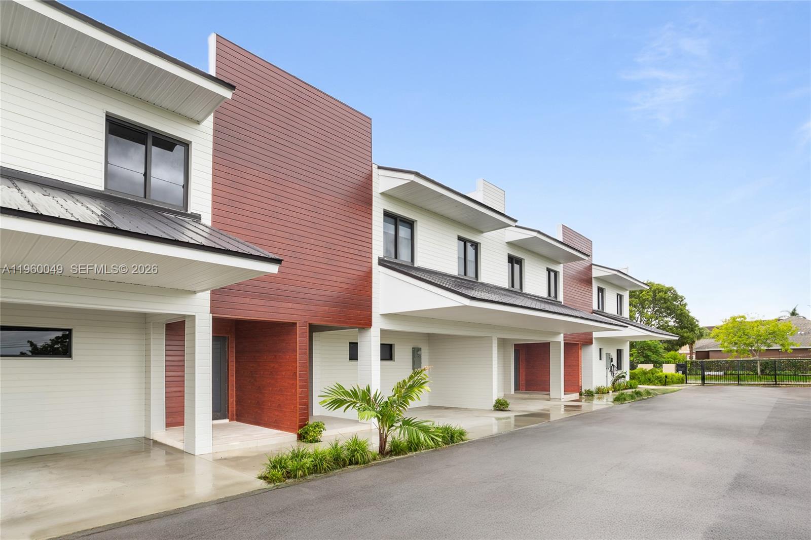 ALPHAVILLE TOWNHOMES - Residential